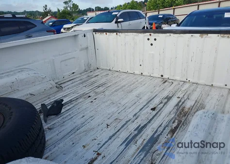 2004 Chevrolet Silverado 1500 Work Truck z USA, uszkodzony, nr VIN 1GCEC14XX4Z321880